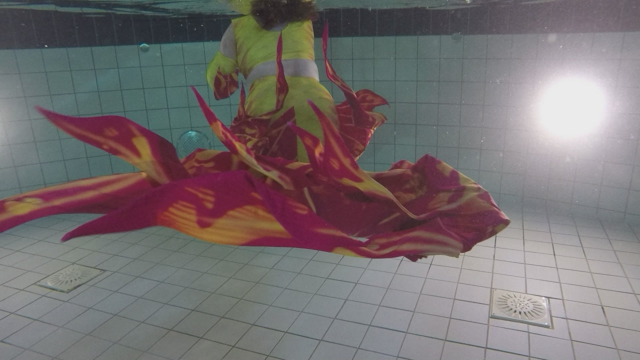 Produktvideo Unterwasser Velo Orangerot-Gelb